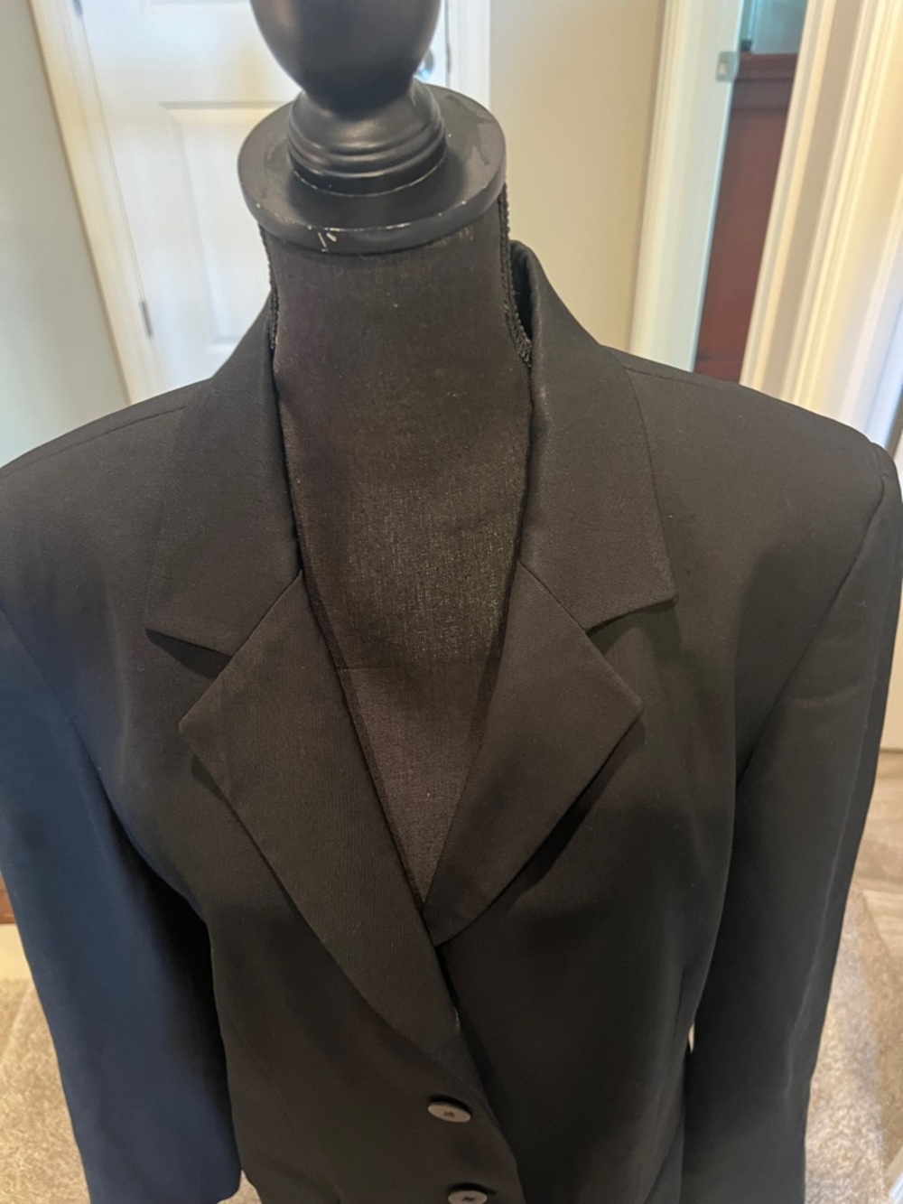Black Classic Single-Breasted Women's Blazer 100% Wool - Picture 4 of 8